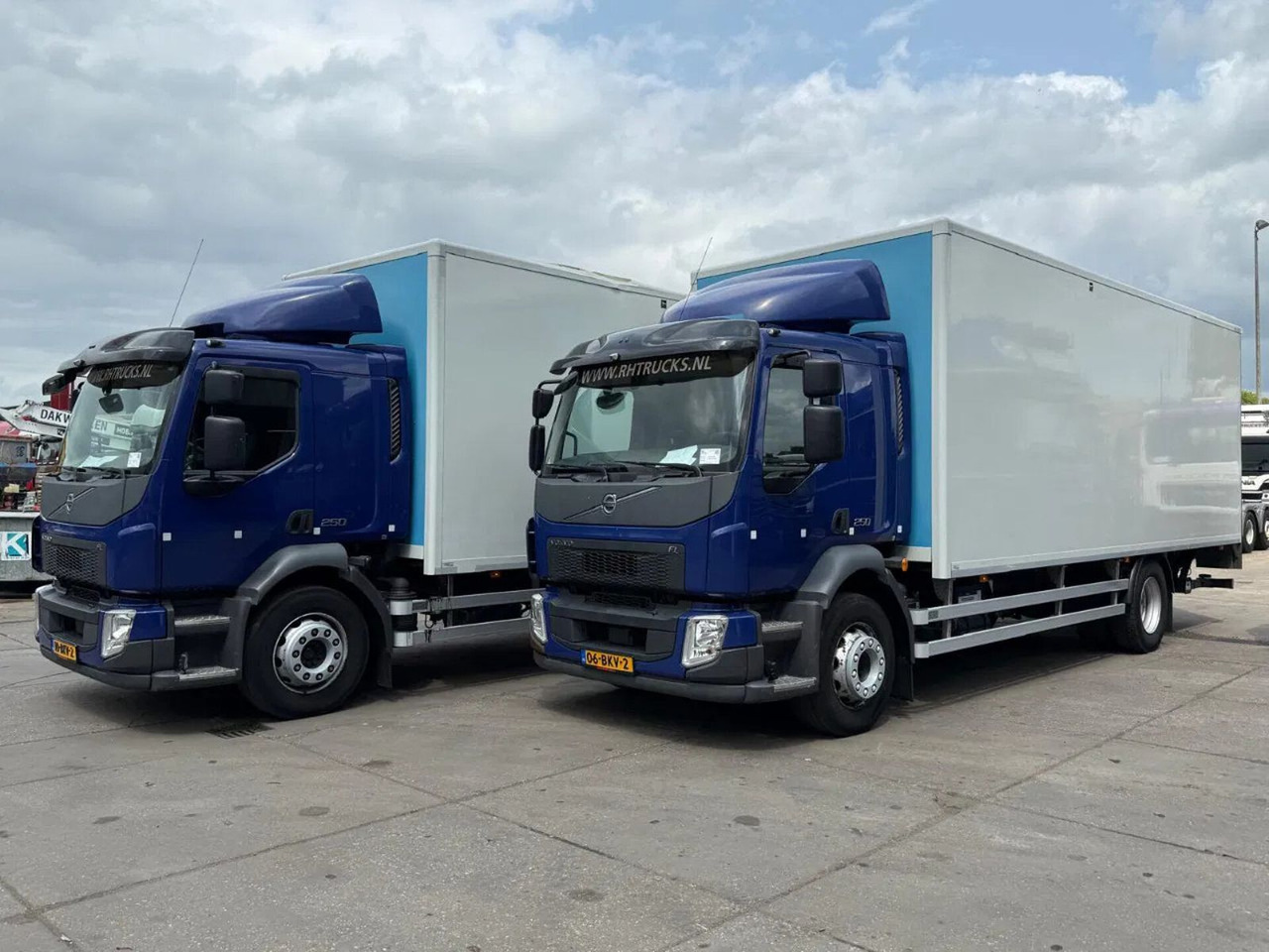 Volvo FL 250 4X2 EURO 6 DHOLLANDIA LIFT + CARGOLOCK TÜ - Camión caja cerrada: foto 1 Volvo FL 250 4X2 EURO 6 DHOLLANDIA LIFT + CARGOLOCK TÜ - Camión caja cerrada: foto 1