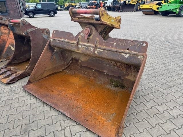 Grabenräumer schwenkbar auf OQ 70/55 - Cazo para Maquinaria de construcción: foto 2 Grabenräumer schwenkbar auf OQ 70/55 - Cazo para Maquinaria de construcción: foto 2