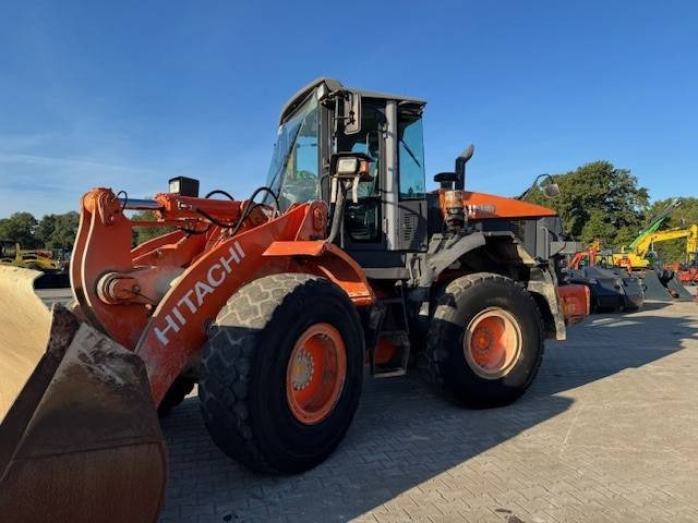 Hitachi ZW 180 - Cargadora de ruedas: foto 1 Hitachi ZW 180 - Cargadora de ruedas: foto 1