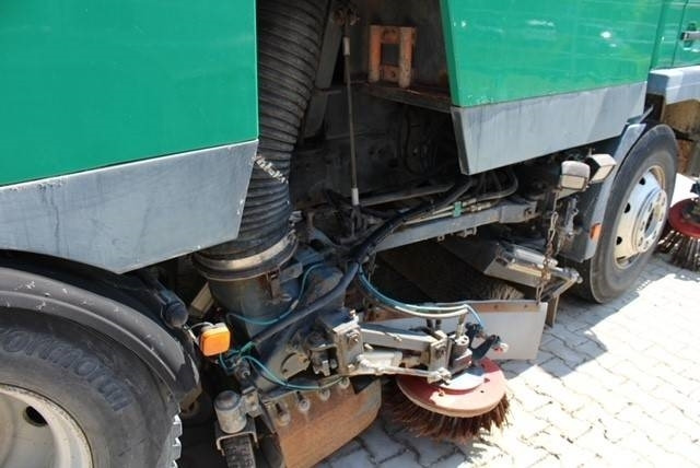 Barredora vial MAN M 2000: foto 7