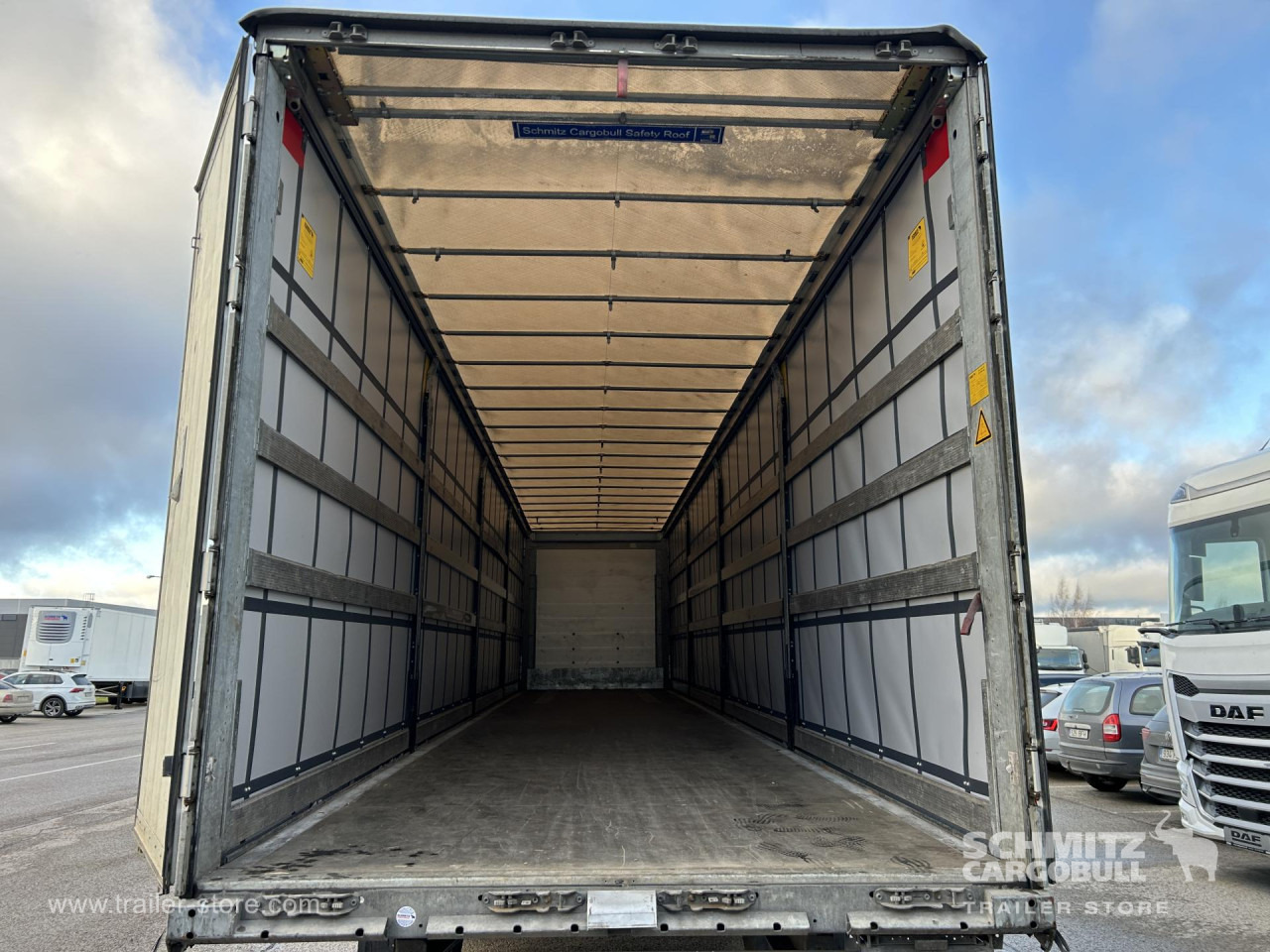 SCHMITZ Curtainsider Standard - Semirremolque lona: foto 2 SCHMITZ Curtainsider Standard - Semirremolque lona: foto 2