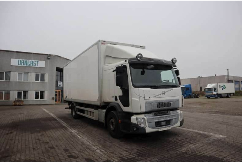 Volvo FE 18.320 EURO 6 - Camión caja cerrada: foto 2 Volvo FE 18.320 EURO 6 - Camión caja cerrada: foto 2