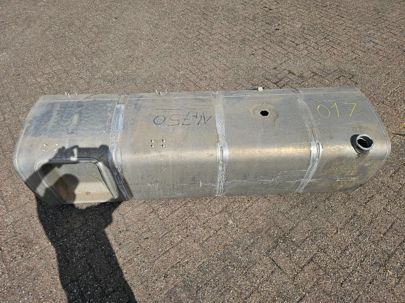 DAF Dieseltank - 1944801 - 845 Liter L68 B230 H63 - Depósito de combustible para Camión: foto 3 DAF Dieseltank - 1944801 - 845 Liter L68 B230 H63 - Depósito de combustible para Camión: foto 3
