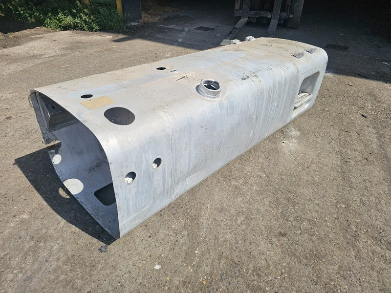 MAN Brandstoftank 595 Liter - L197 B70 H58 - Onderdeel nr. 81.122015733 - Depósito de combustible para Camión: foto 3 MAN Brandstoftank 595 Liter - L197 B70 H58 - Onderdeel nr. 81.122015733 - Depósito de combustible para Camión: foto 3
