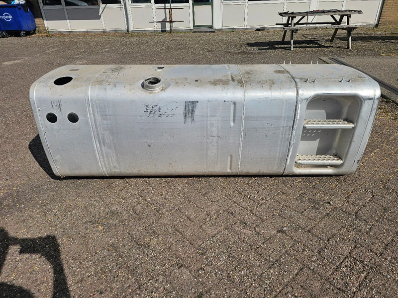 MAN Brandstoftank 760 Liter - L210 B70 H70 - Onderdeel nr. 81.12201-6503 - Depósito de combustible para Camión: foto 5 MAN Brandstoftank 760 Liter - L210 B70 H70 - Onderdeel nr. 81.12201-6503 - Depósito de combustible para Camión: foto 5