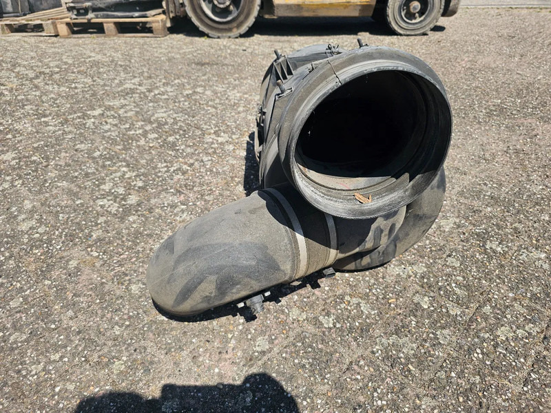 Mercedes-Benz Luchtfilterhuis - A0180949902 - Sistema de admisión de aire para Camión: foto 4 Mercedes-Benz Luchtfilterhuis - A0180949902 - Sistema de admisión de aire para Camión: foto 4