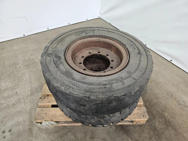 Michelin FULL RUBBER - Neumático: foto 1 Michelin FULL RUBBER - Neumático: foto 1