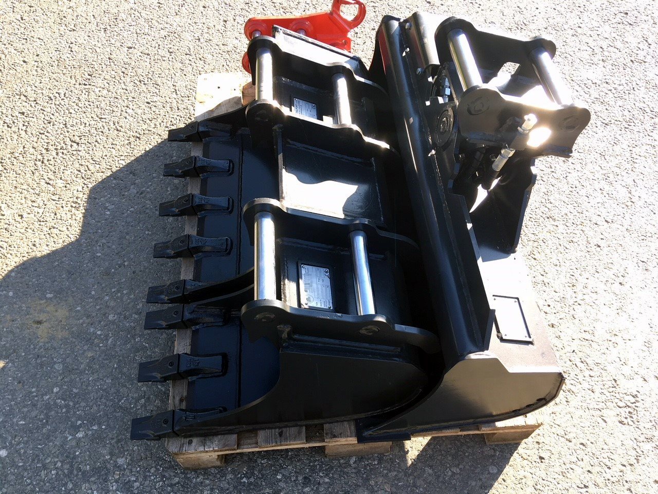 Geel-Martin Package of buckets - Cazo para Miniexcavadora: foto 2 Geel-Martin Package of buckets - Cazo para Miniexcavadora: foto 2