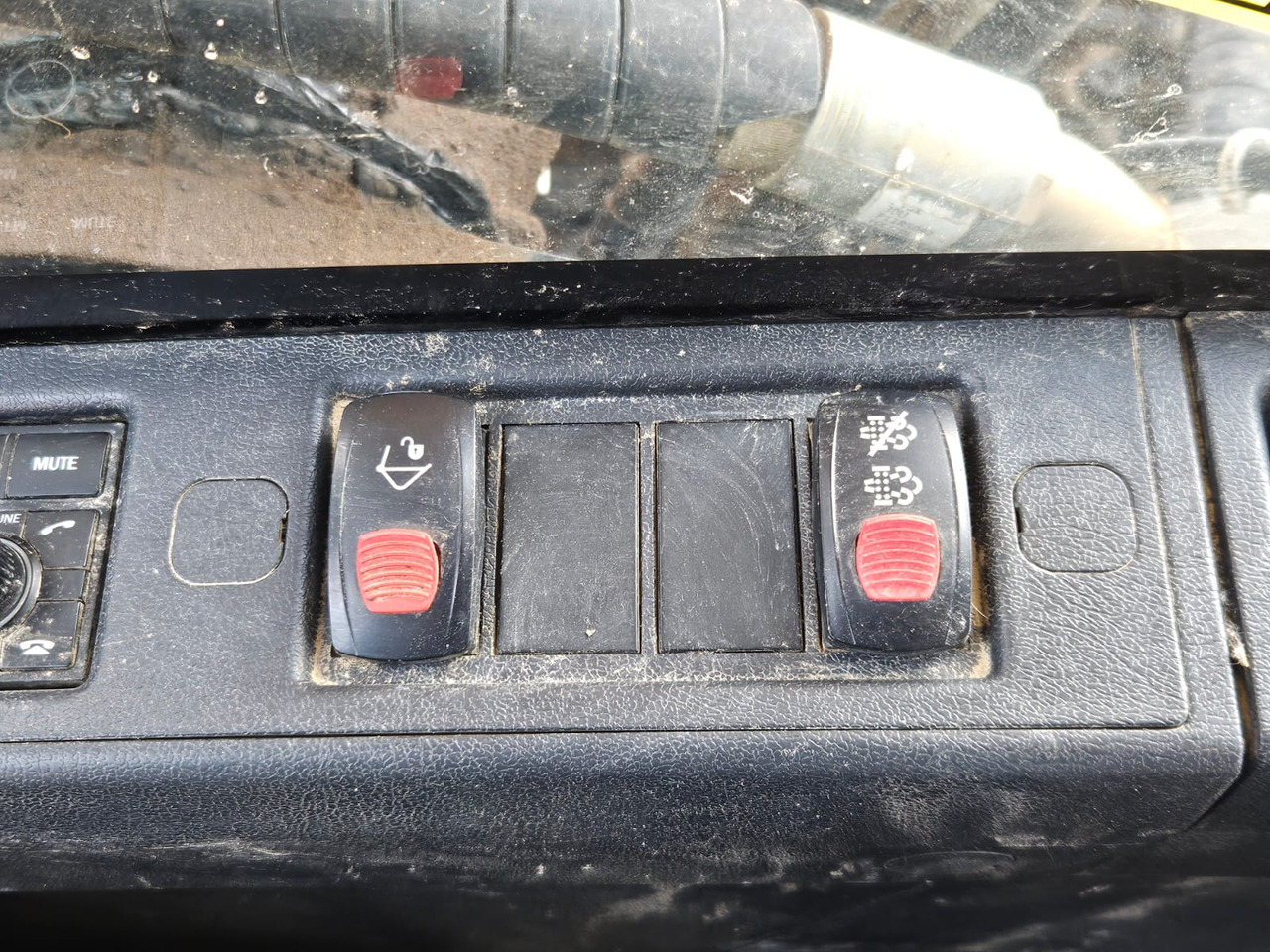 Excavadora de cadenas HYUNDAI HX 220 L: foto 16 Excavadora de cadenas HYUNDAI HX 220 L: foto 16