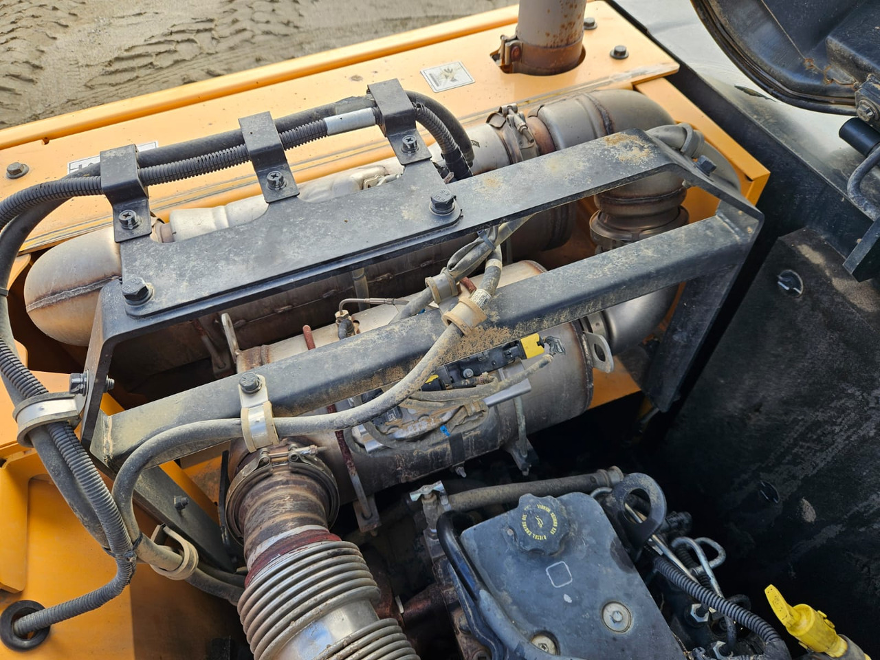 Excavadora de cadenas HYUNDAI HX 220 L: foto 11 Excavadora de cadenas HYUNDAI HX 220 L: foto 11