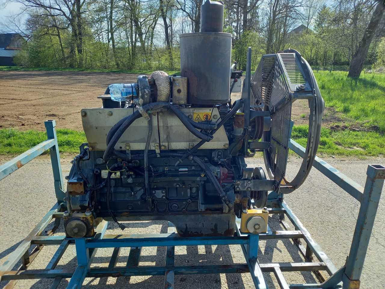 KOMATSU S6D125E-2 - Motor para Bulldozer: foto 4 KOMATSU S6D125E-2 - Motor para Bulldozer: foto 4