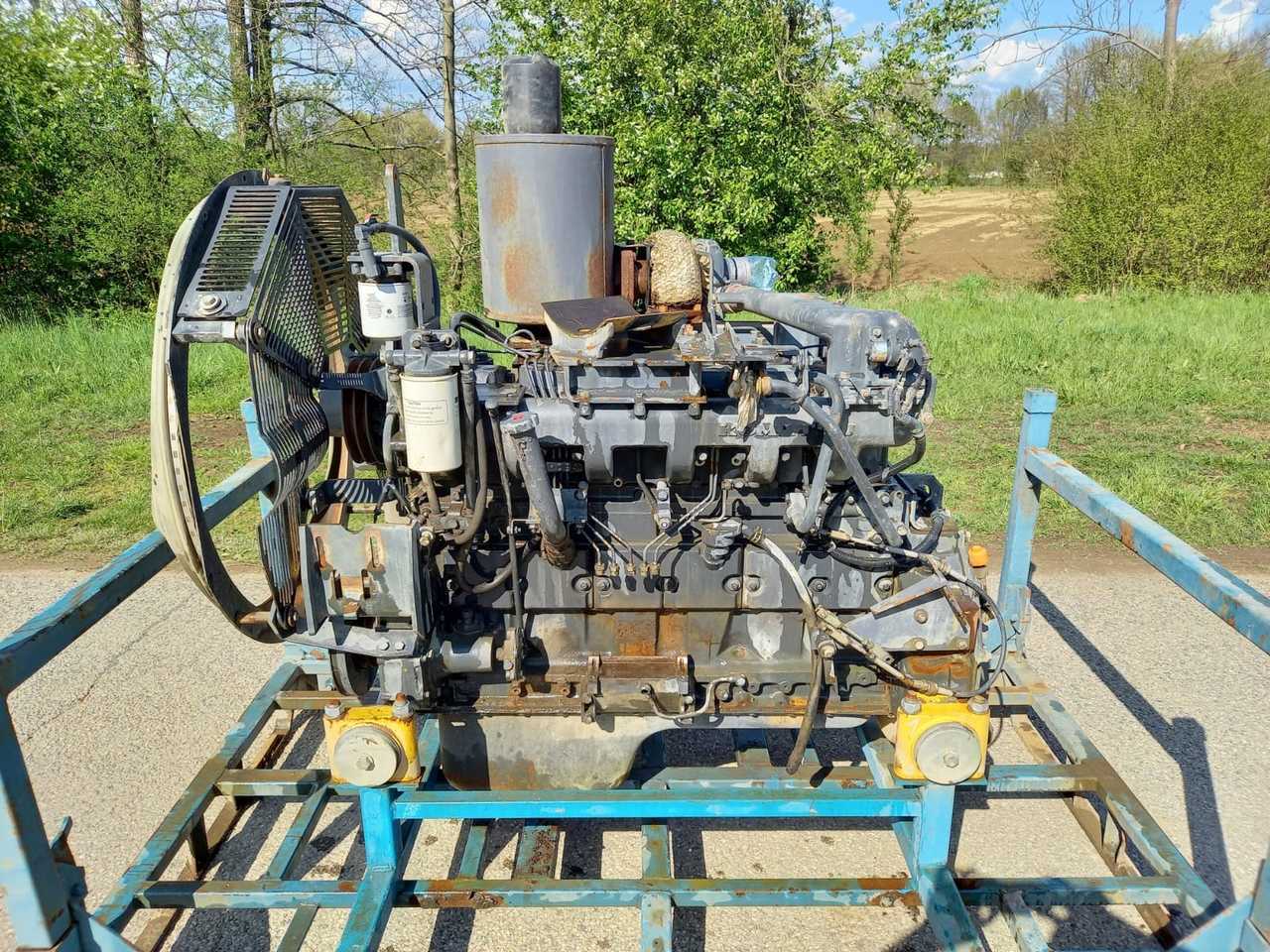 KOMATSU S6D125E-2 - Motor para Bulldozer: foto 1 KOMATSU S6D125E-2 - Motor para Bulldozer: foto 1