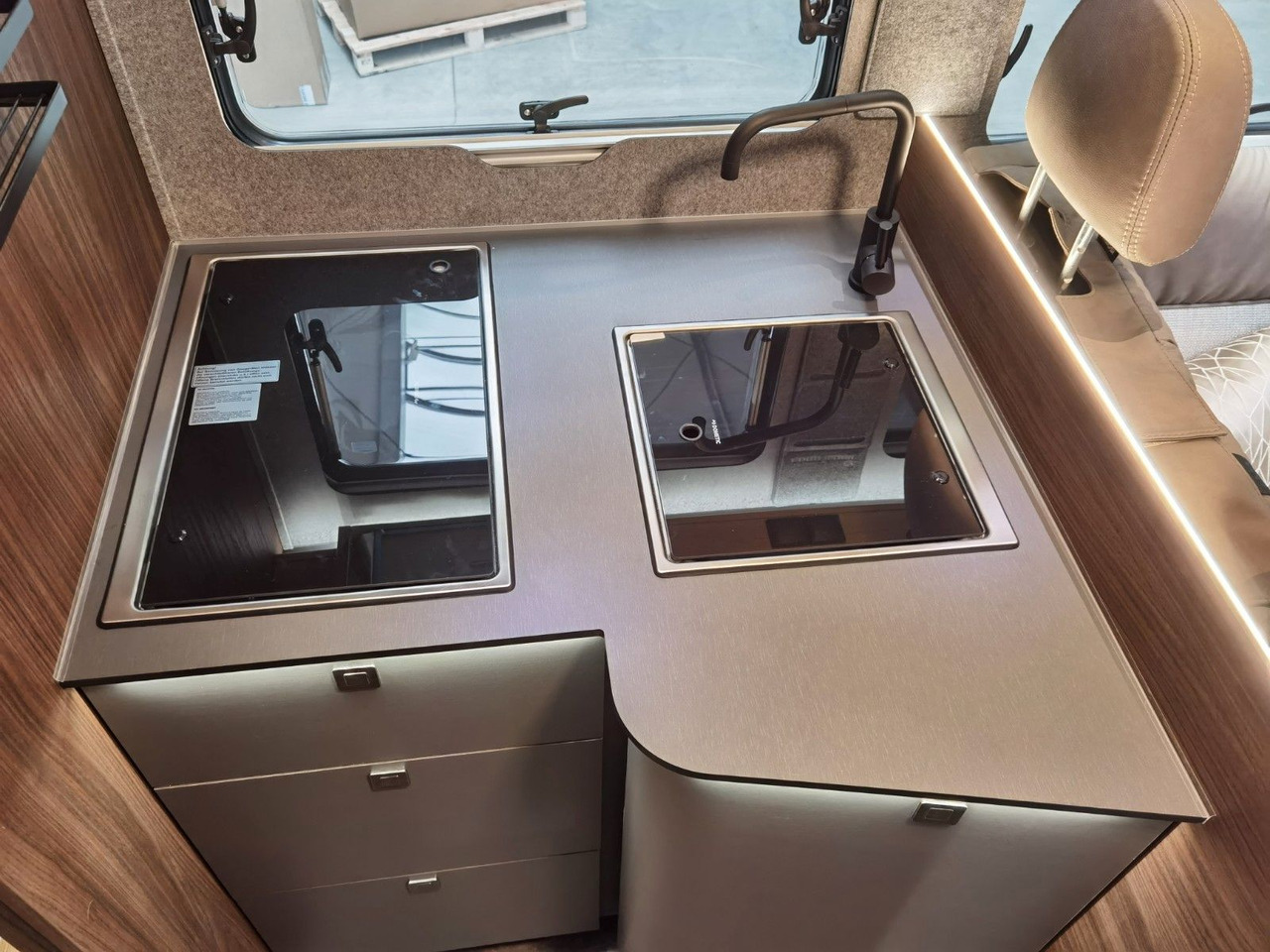 Leasing de Eura Mobil INTEGRA LINE 720 EB /-2026-/180-8G/ EINZELBETTEN Eura Mobil INTEGRA LINE 720 EB /-2026-/180-8G/ EINZELBETTEN: foto 16 Leasing de Eura Mobil INTEGRA LINE 720 EB /-2026-/180-8G/ EINZELBETTEN Eura Mobil INTEGRA LINE 720 EB /-2026-/180-8G/ EINZELBETTEN: foto 16