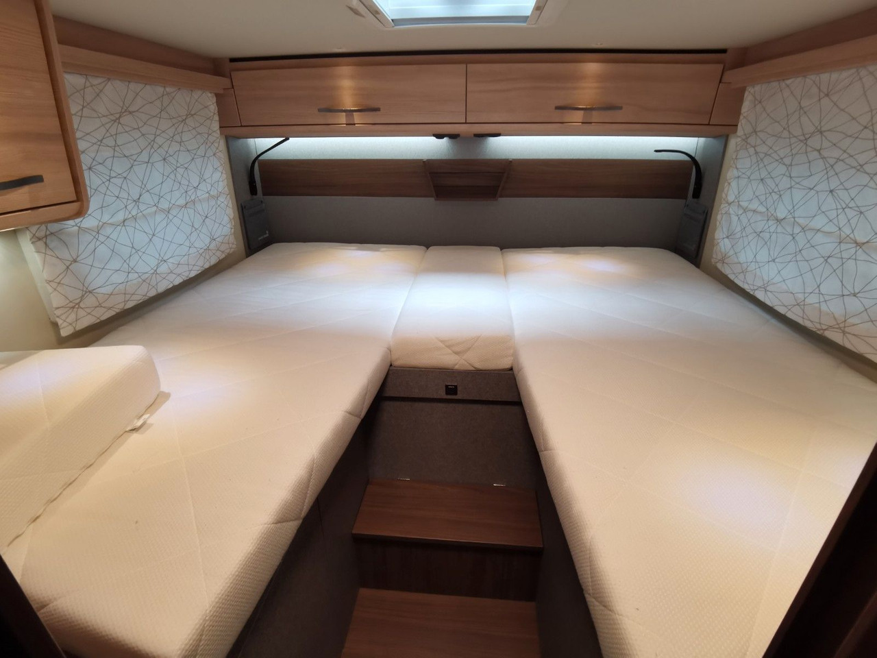 Leasing de Eura Mobil INTEGRA LINE 720 EB /-2026-/180-8G/ EINZELBETTEN Eura Mobil INTEGRA LINE 720 EB /-2026-/180-8G/ EINZELBETTEN: foto 20 Leasing de Eura Mobil INTEGRA LINE 720 EB /-2026-/180-8G/ EINZELBETTEN Eura Mobil INTEGRA LINE 720 EB /-2026-/180-8G/ EINZELBETTEN: foto 20