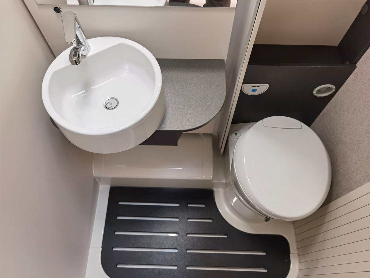 Autocaravana perfilada Forster T 669 EBN COUPÈ / 165PS-DSG / SILVER - EDITION: foto 18