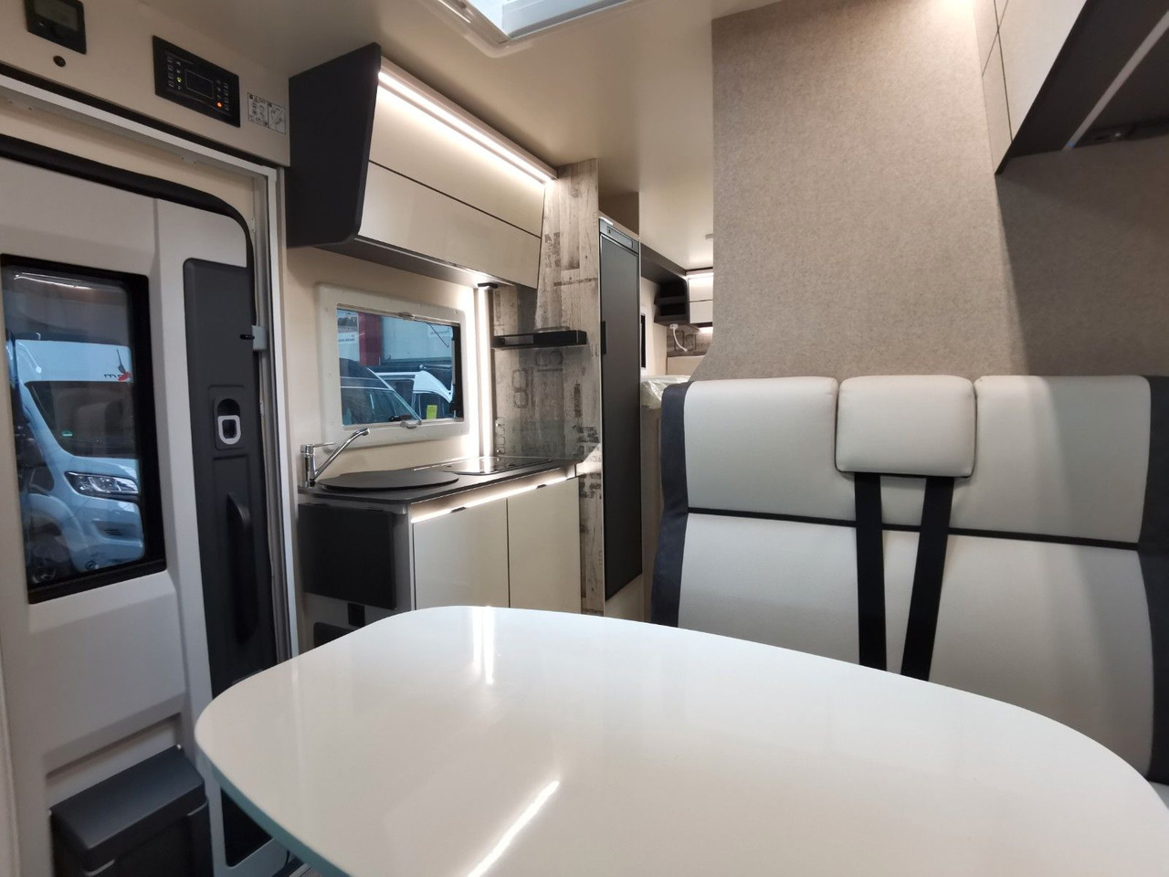 Autocaravana perfilada Forster T 669 EBN COUPÈ / 165PS-DSG / SILVER - EDITION: foto 11