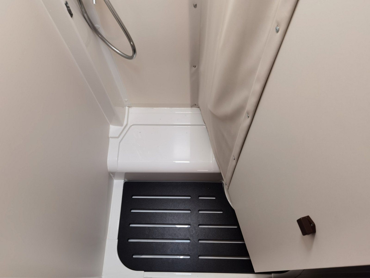 Autocaravana perfilada Forster T 669 EBN COUPÈ / 165PS-DSG / SILVER - EDITION: foto 20