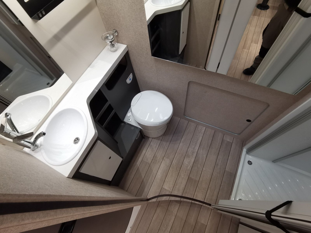 Autocaravana perfilada Forster T 699 LF /-MODELL 2025- / XXL- HUBBETT & RAUMBAD: foto 23