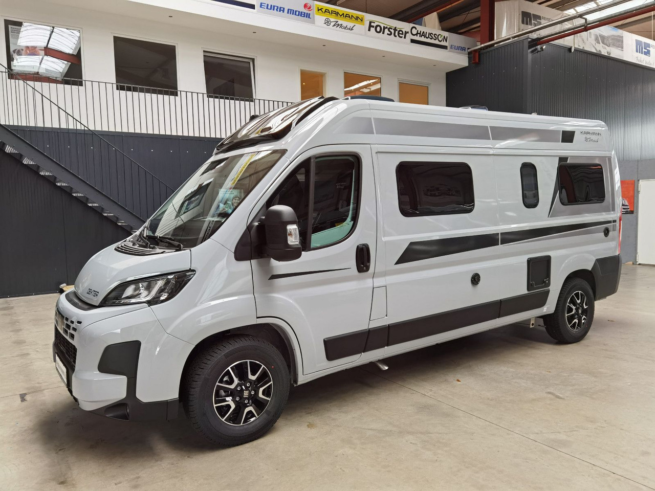 Leasing de  Karmann DEXTER 580 /- 2026 -/ PANORAMA DACHFENSTER Karmann DEXTER 580 /- 2026 -/ PANORAMA DACHFENSTER: foto 8