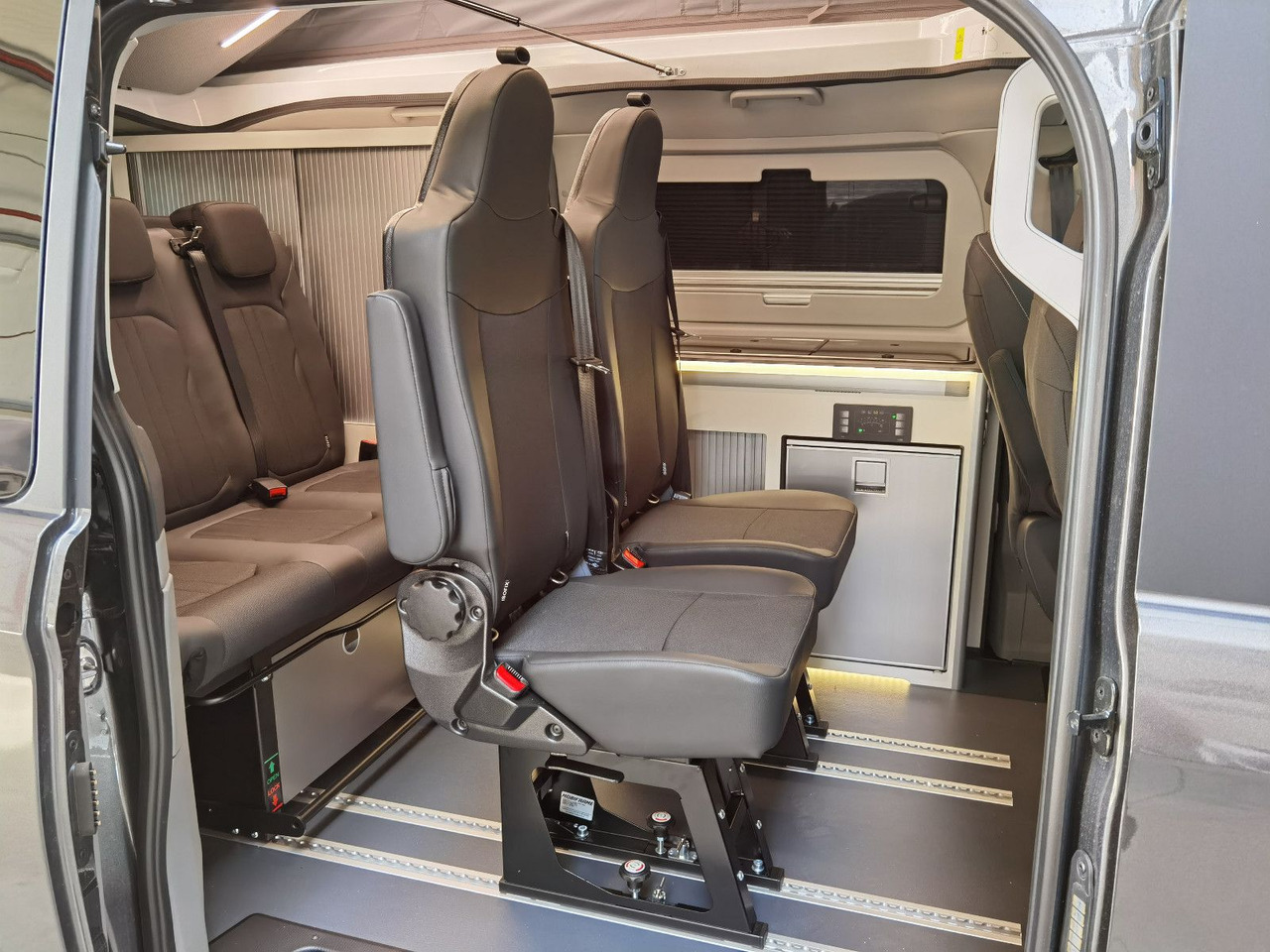 Cámper Karmann DUNCAN 500 / VIVA- PAKET / AHK. / ABVERKAUF 2026: foto 19 Cámper Karmann DUNCAN 500 / VIVA- PAKET / AHK. / ABVERKAUF 2026: foto 19