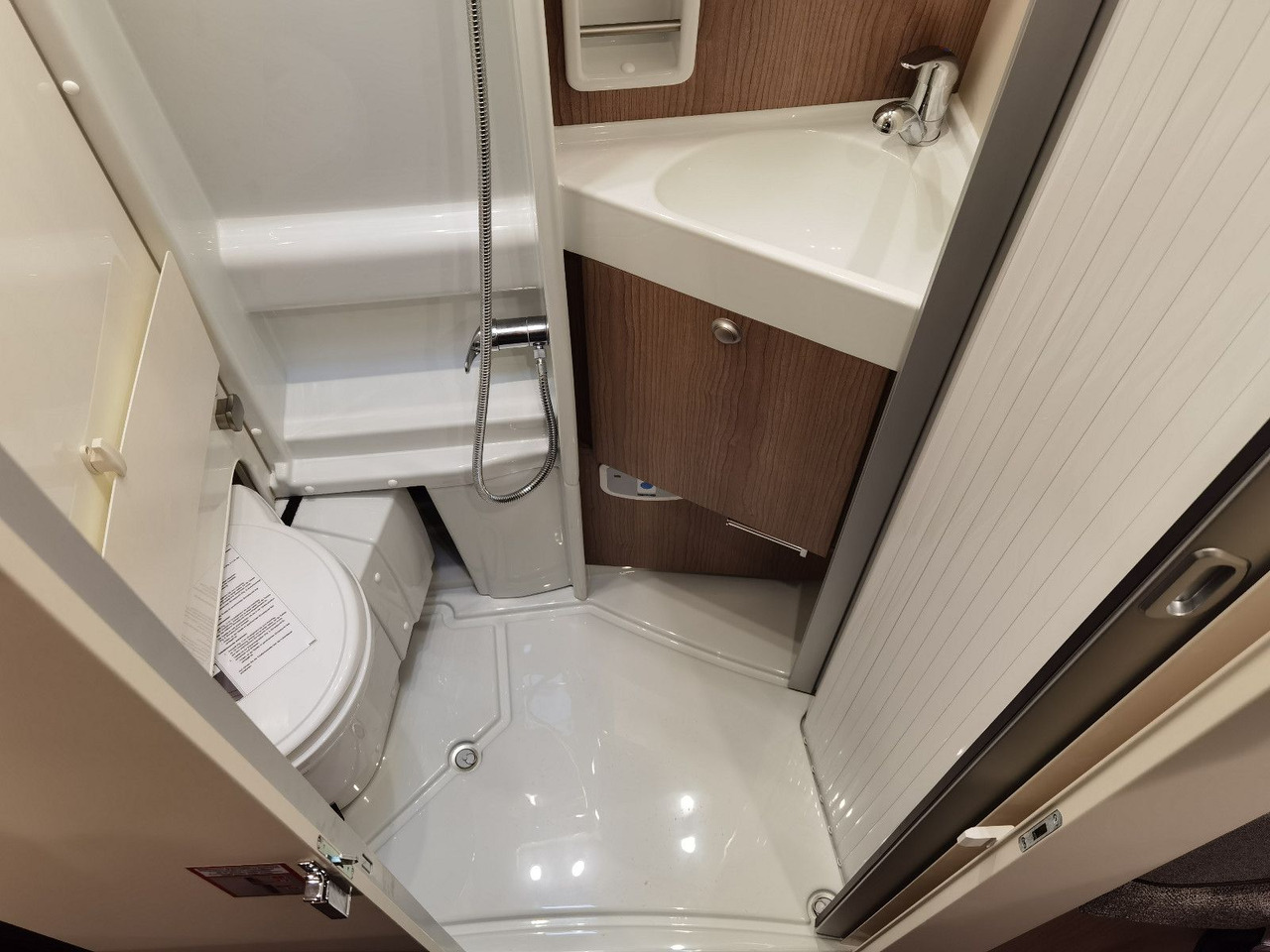 Leasing de  Malibu VAN DIVERSITY GT- 640 LE K /NAVIGATION & KEYLESS Malibu VAN DIVERSITY GT- 640 LE K /NAVIGATION & KEYLESS: foto 19