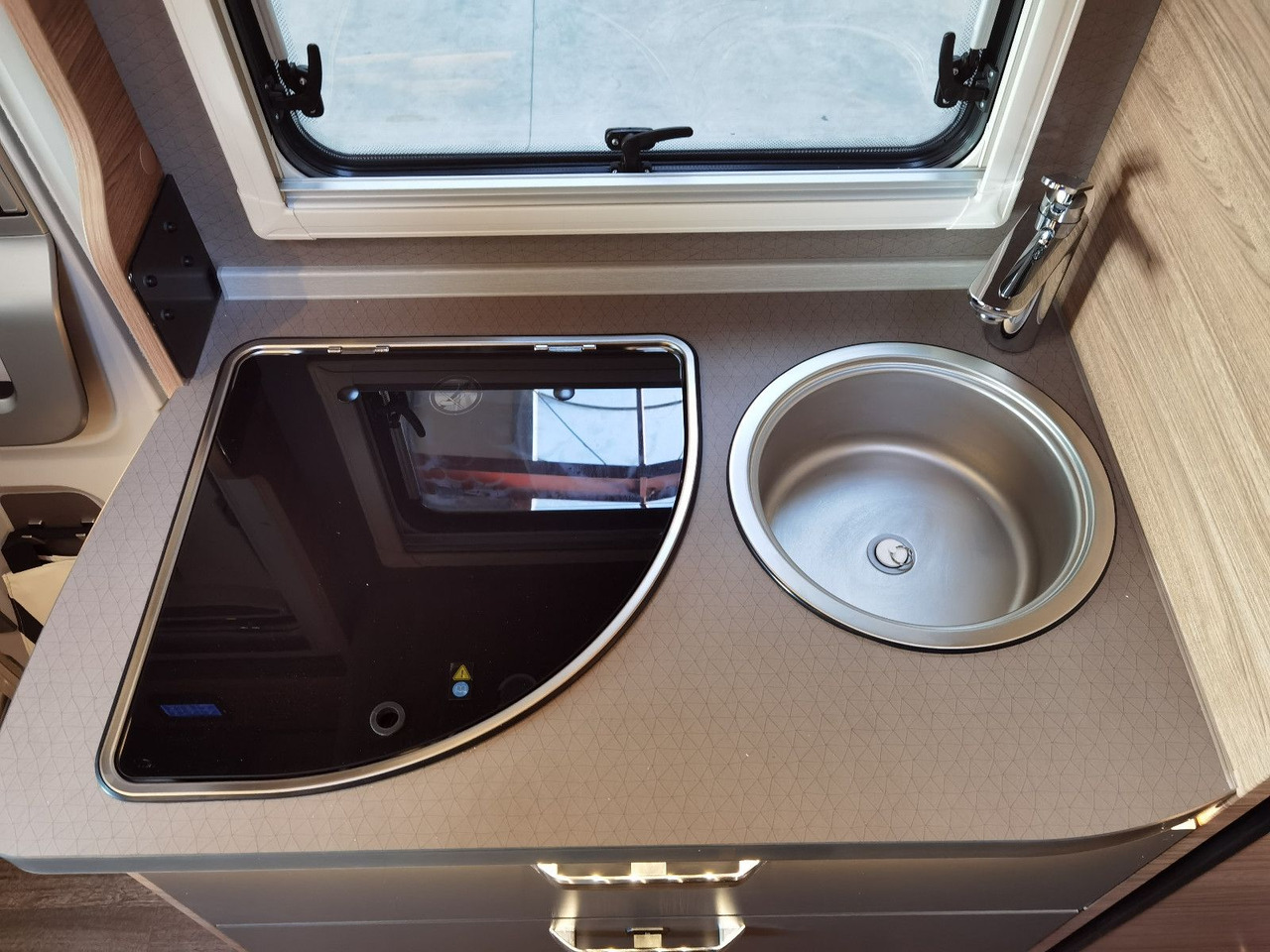 Leasing de  Weinsberg CARACOMPACT 640 MEG EDITION-PEPPER /-MODELL 2025 Weinsberg CARACOMPACT 640 MEG EDITION-PEPPER /-MODELL 2025: foto 12