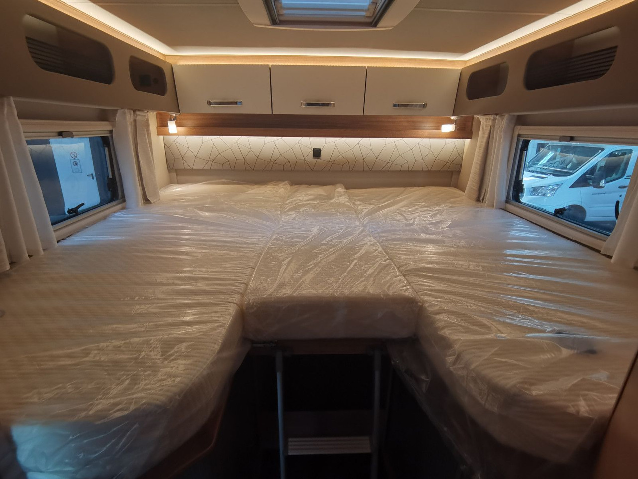 Leasing de  Weinsberg CARACOMPACT 640 MEG EDITION-PEPPER /-MODELL 2025 Weinsberg CARACOMPACT 640 MEG EDITION-PEPPER /-MODELL 2025: foto 16