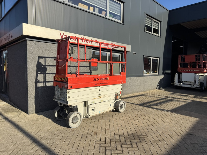 JLG 2032ES Schaarhoogwerker / Scissor lift 8Meter Werkhoogte 2016 Elektrisch - Plataforma de tijeras: foto 2 JLG 2032ES Schaarhoogwerker / Scissor lift 8Meter Werkhoogte 2016 Elektrisch - Plataforma de tijeras: foto 2