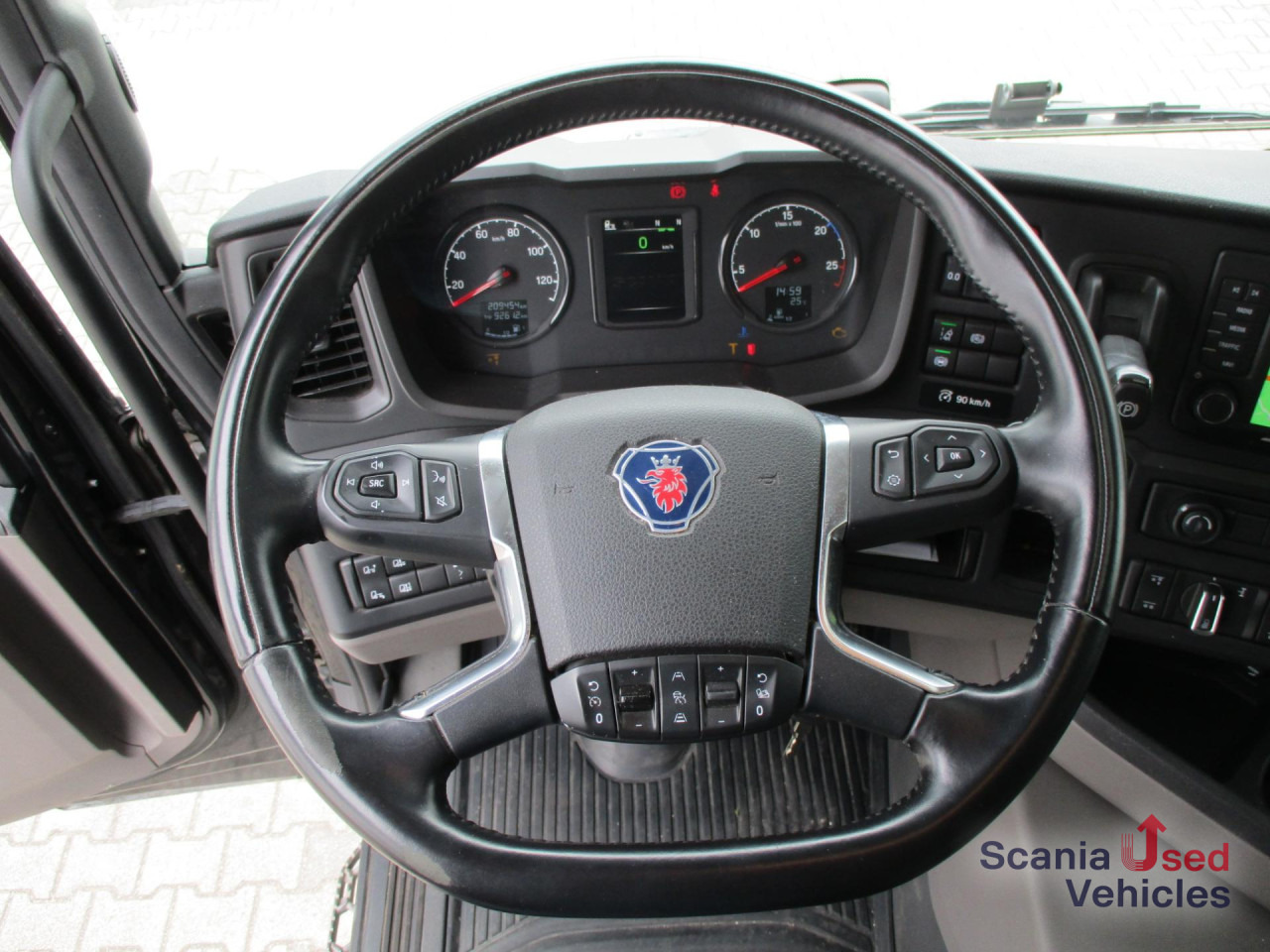 SCANIA G 450 B6x2*4NA Lenk-/ Liftachse - Camión lona: foto 2 SCANIA G 450 B6x2*4NA Lenk-/ Liftachse - Camión lona: foto 2