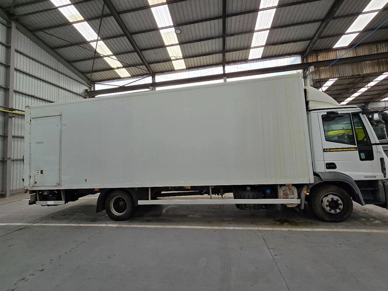 Iveco EuroCargo 120 E22 / MANUEL / EURO 5 / AIRCO - Camión caja cerrada: foto 4 Iveco EuroCargo 120 E22 / MANUEL / EURO 5 / AIRCO - Camión caja cerrada: foto 4