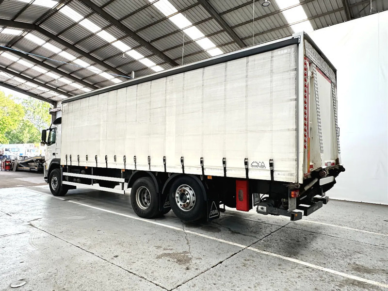 Volvo FM 330 / Essieu relevable et directionnel / Steerable lift axle / Lift as en stuuras - Camión lona: foto 3 Volvo FM 330 / Essieu relevable et directionnel / Steerable lift axle / Lift as en stuuras - Camión lona: foto 3