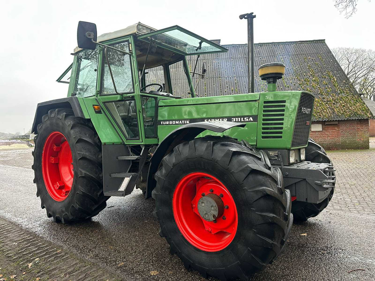 1984 FENDT FARMER 311 LSA ALL-WHEEL DRIVE FARM TRACTOR - Tractor: foto 3 1984 FENDT FARMER 311 LSA ALL-WHEEL DRIVE FARM TRACTOR - Tractor: foto 3