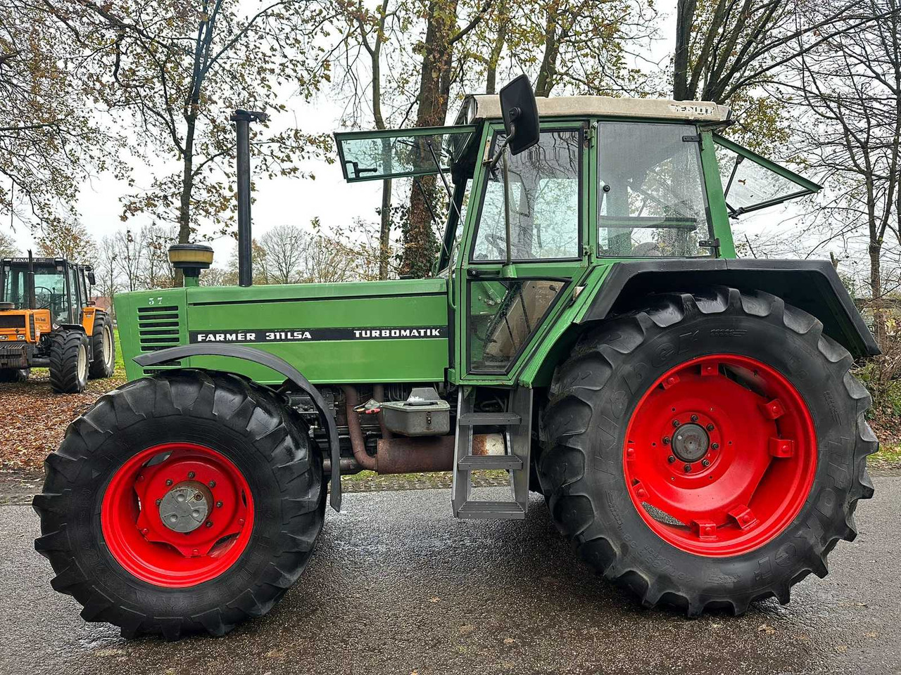 1984 FENDT FARMER 311 LSA ALL-WHEEL DRIVE FARM TRACTOR - Tractor: foto 2 1984 FENDT FARMER 311 LSA ALL-WHEEL DRIVE FARM TRACTOR - Tractor: foto 2