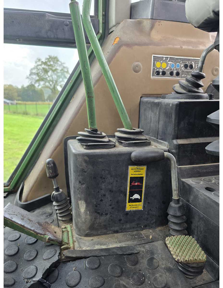 Tractor 1986 FENDT 612 LSA TURBOMATIK ALL-WHEEL DRIVE FARM TRACTOR: foto 13