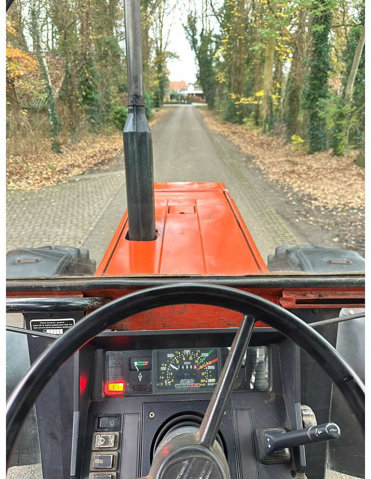 1988 FIAT 100-90 DT ALL-WHEEL DRIVE AGRICULTURAL TRACTOR - Tractor: foto 5 1988 FIAT 100-90 DT ALL-WHEEL DRIVE AGRICULTURAL TRACTOR - Tractor: foto 5