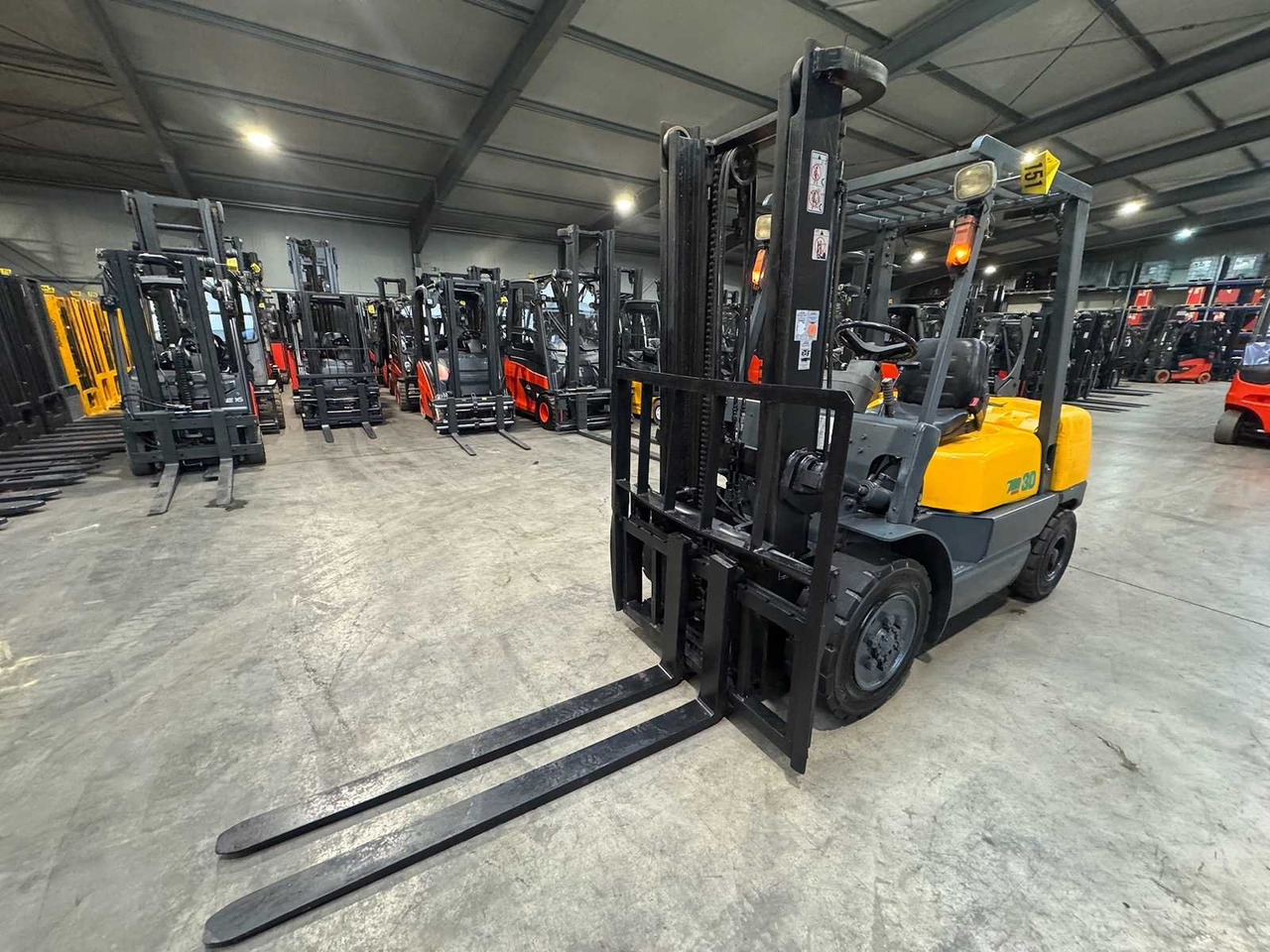 1992 SERVICE IN 415 HOURS TCM FG30N5 3,000KG GAS FORKLIFT FORKLIFT NISSAN ENGINE - Carretilla elevadora: foto 2 1992 SERVICE IN 415 HOURS TCM FG30N5 3,000KG GAS FORKLIFT FORKLIFT NISSAN ENGINE - Carretilla elevadora: foto 2