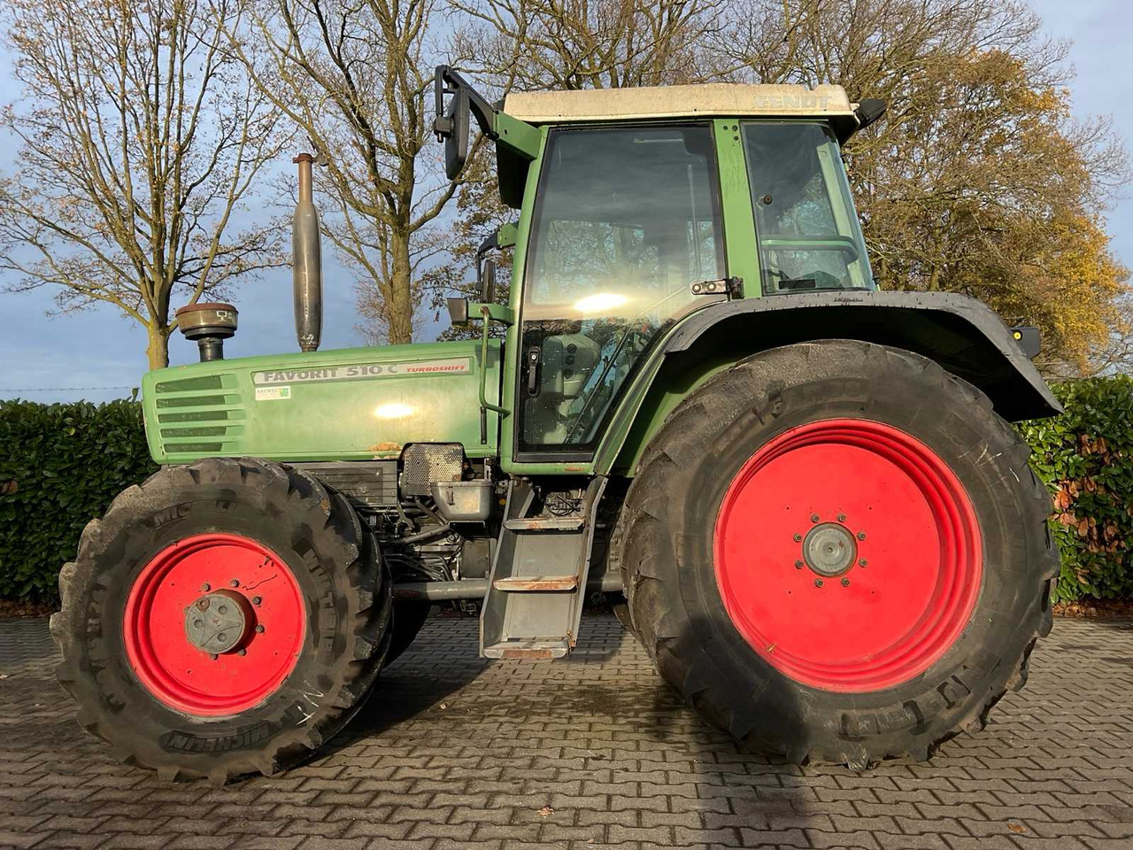 1999 FENDT 510 C TURBOSHIFT ALL-WHEEL DRIVE FARM TRACTOR - Tractor: foto 2 1999 FENDT 510 C TURBOSHIFT ALL-WHEEL DRIVE FARM TRACTOR - Tractor: foto 2