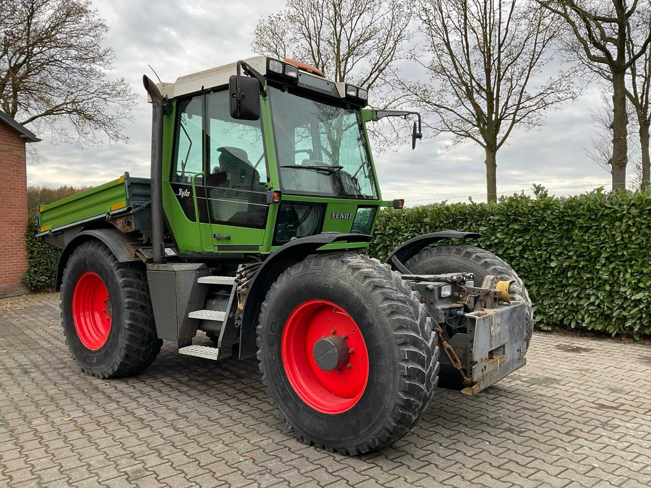 2001 FENDT XYLON 520 ALL-WHEEL DRIVE FARM TRACTOR - Tractor: foto 5 2001 FENDT XYLON 520 ALL-WHEEL DRIVE FARM TRACTOR - Tractor: foto 5