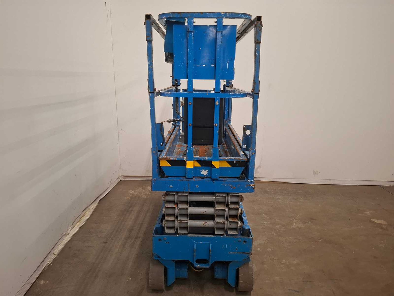 2004 GENIE GS1932 AERIAL PLATFORM - Plataforma elevadora: foto 2 2004 GENIE GS1932 AERIAL PLATFORM - Plataforma elevadora: foto 2