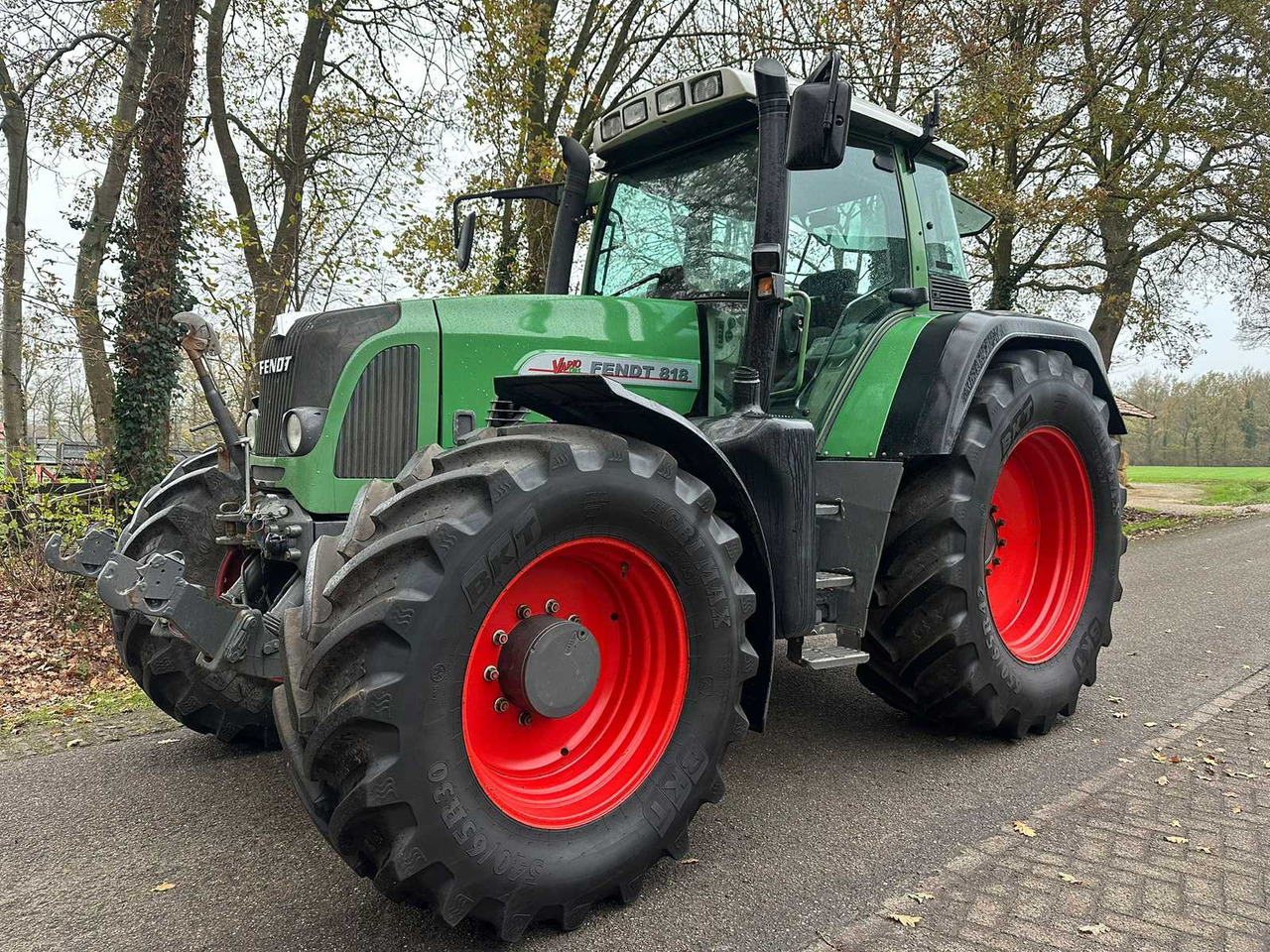 2006 FENDT 818 VARIO TMS ALL-WHEEL DRIVE FARM TRACTOR - Tractor: foto 1 2006 FENDT 818 VARIO TMS ALL-WHEEL DRIVE FARM TRACTOR - Tractor: foto 1