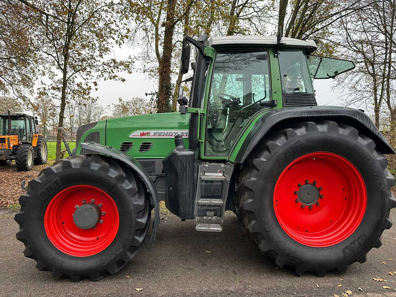 2006 FENDT 818 VARIO TMS ALL-WHEEL DRIVE FARM TRACTOR - Tractor: foto 4 2006 FENDT 818 VARIO TMS ALL-WHEEL DRIVE FARM TRACTOR - Tractor: foto 4