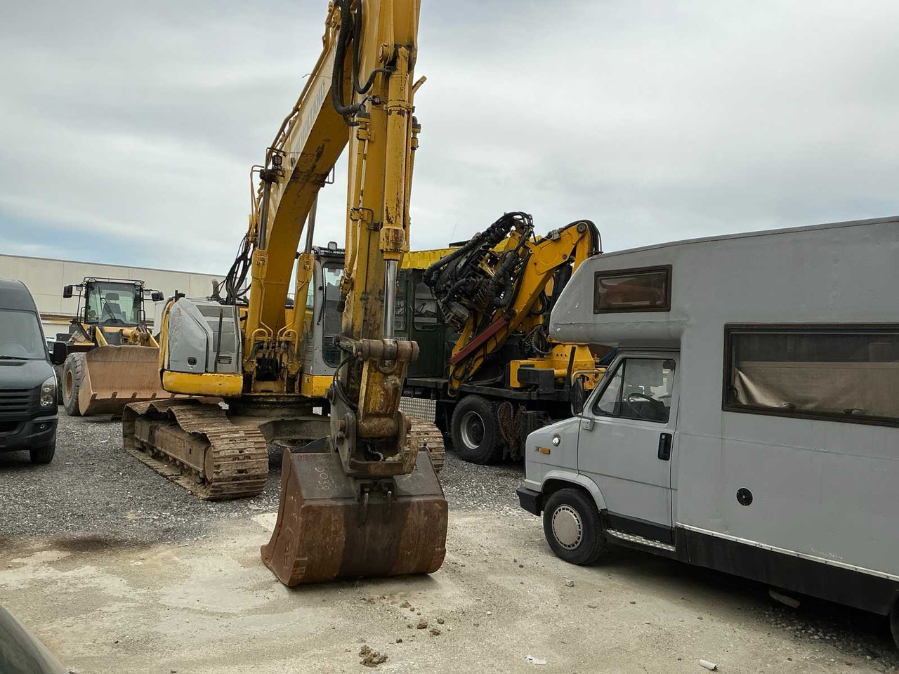 2009 NEW HOLLAND E235BSR-2 CRAWLER EXCAVATOR - Excavadora: foto 2 2009 NEW HOLLAND E235BSR-2 CRAWLER EXCAVATOR - Excavadora: foto 2