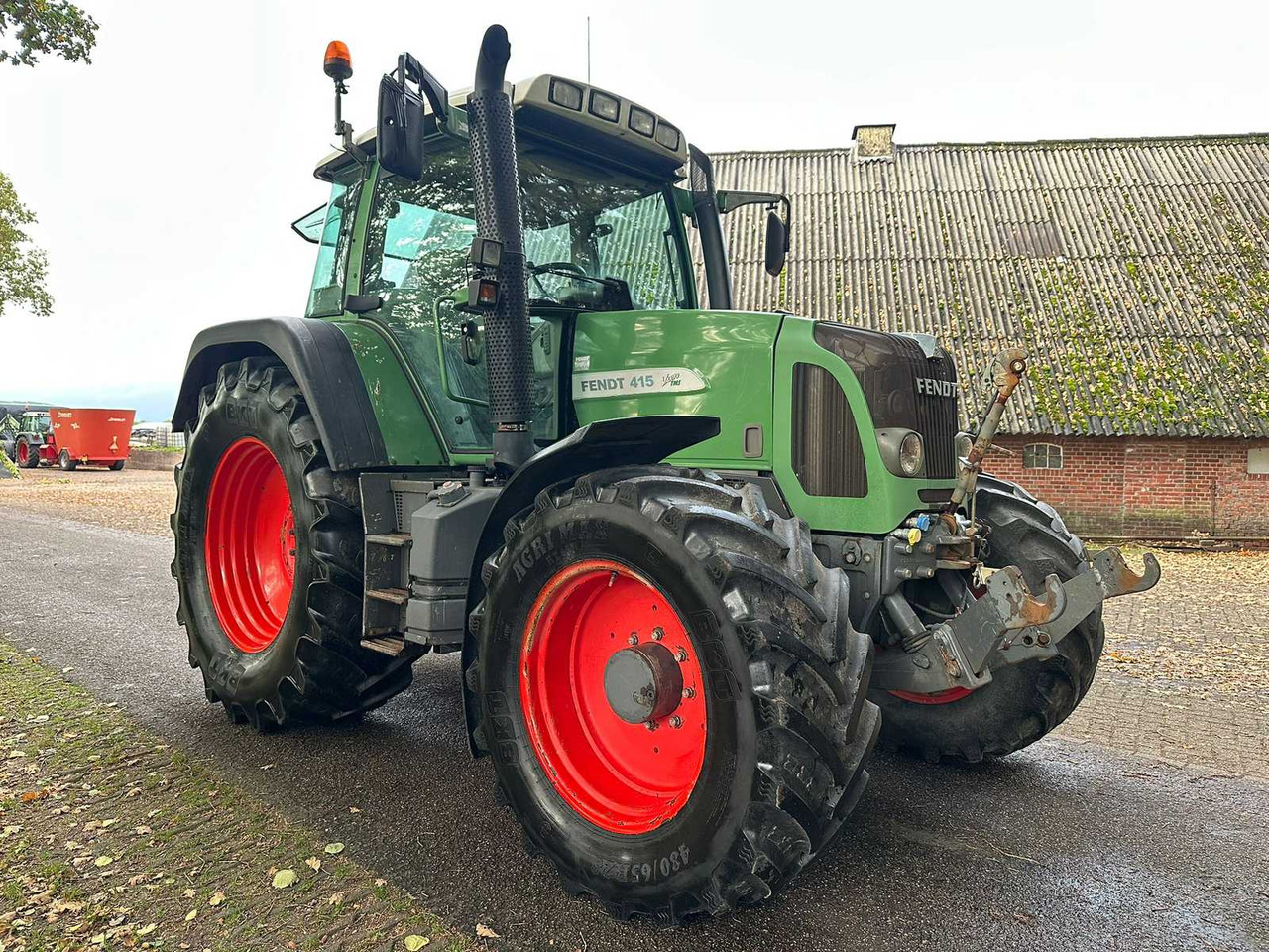 2010 FENDT 415 VARIO TMS ALL-WHEEL DRIVE AGRICULTURAL TRACTOR - Tractor: foto 3 2010 FENDT 415 VARIO TMS ALL-WHEEL DRIVE AGRICULTURAL TRACTOR - Tractor: foto 3