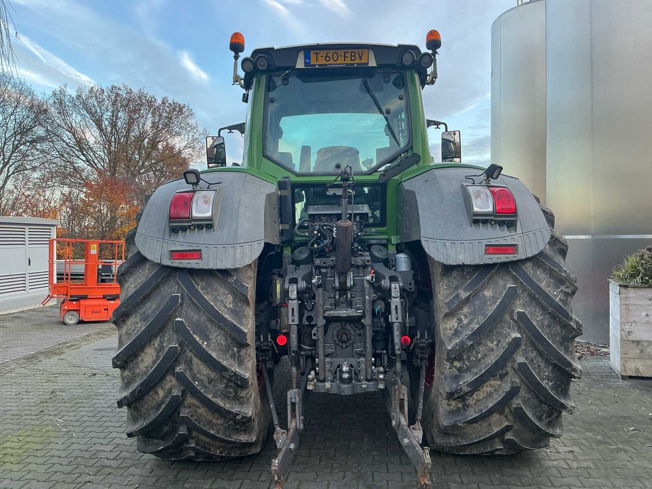 2010 FENDT 930 VARIO ALL-WHEEL DRIVE FARM TRACTOR - Tractor: foto 4 2010 FENDT 930 VARIO ALL-WHEEL DRIVE FARM TRACTOR - Tractor: foto 4