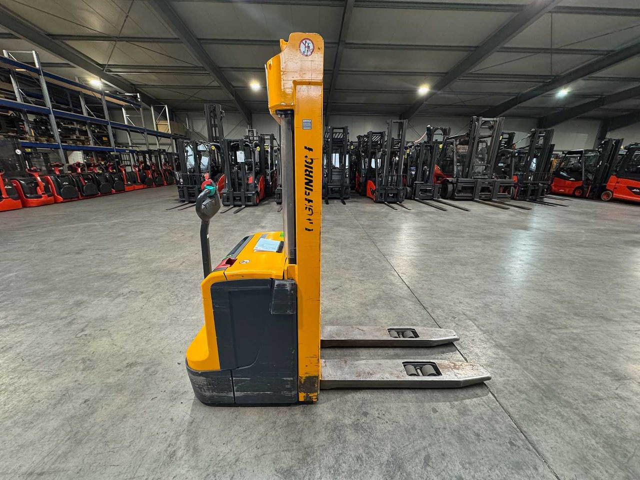 2011 SERVICE 09/2026 JUNGHEINRICH EJC220 2,000KG STACKER PALLET TRUCK ANT FREE LIFT - Carretilla elevadora: foto 4 2011 SERVICE 09/2026 JUNGHEINRICH EJC220 2,000KG STACKER PALLET TRUCK ANT FREE LIFT - Carretilla elevadora: foto 4