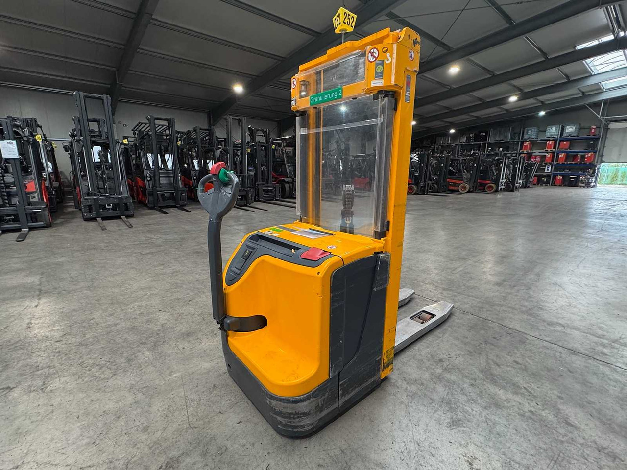 2012 JUNGHEINRICH EJC220 2,000KG STACKER PALLET TRUCK ANT FREE LIFT - Carretilla elevadora: foto 4 2012 JUNGHEINRICH EJC220 2,000KG STACKER PALLET TRUCK ANT FREE LIFT - Carretilla elevadora: foto 4