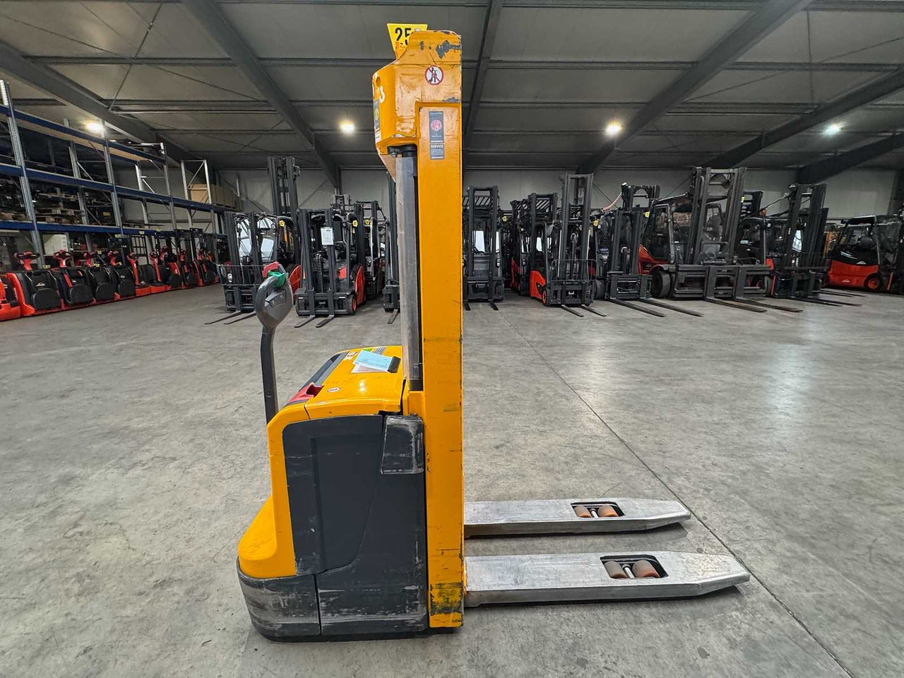 2012 JUNGHEINRICH EJC220 2,000KG STACKER PALLET TRUCK ANT FREE LIFT - Carretilla elevadora: foto 3 2012 JUNGHEINRICH EJC220 2,000KG STACKER PALLET TRUCK ANT FREE LIFT - Carretilla elevadora: foto 3