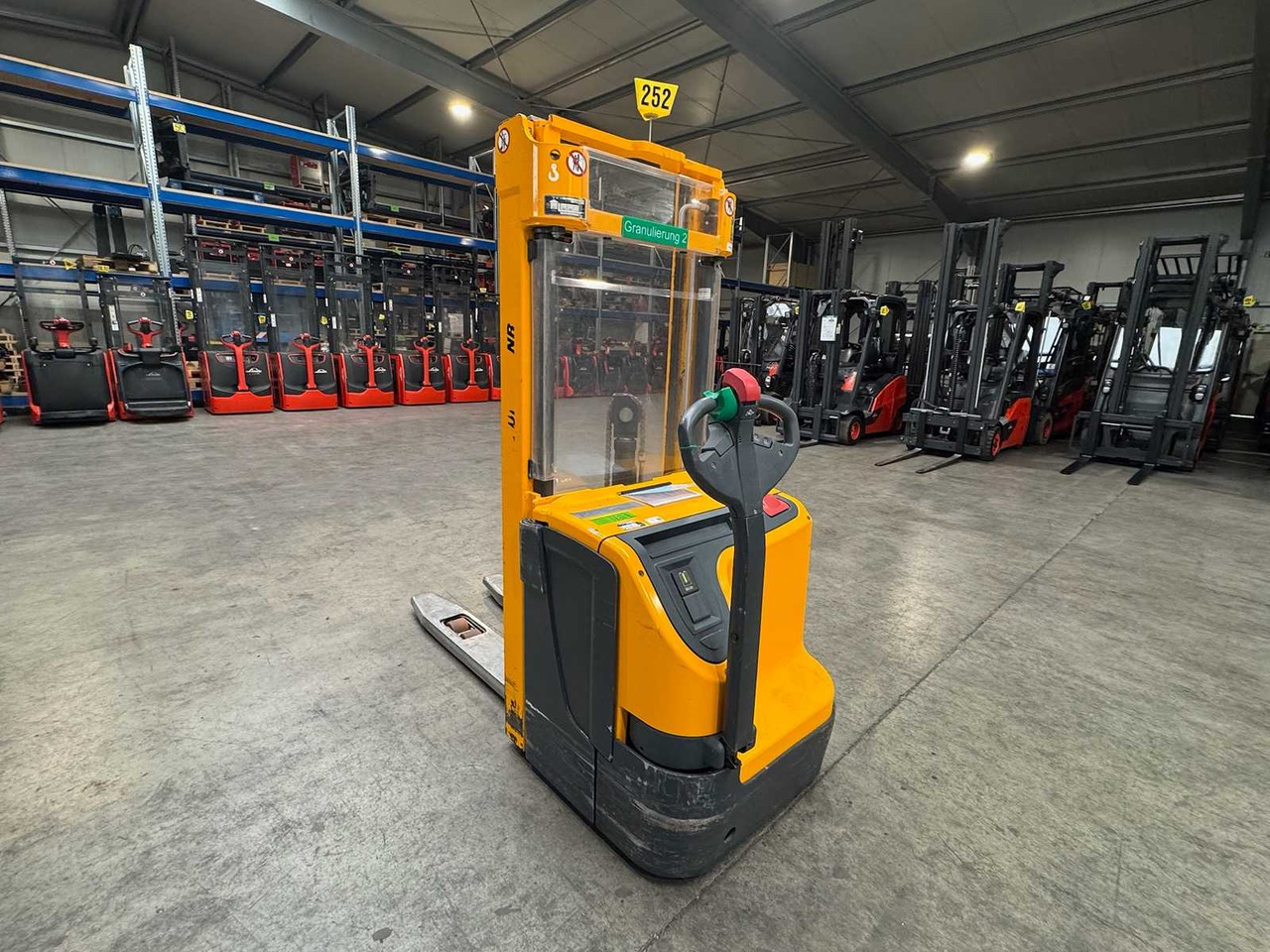 2012 JUNGHEINRICH EJC220 2,000KG STACKER PALLET TRUCK ANT FREE LIFT - Carretilla elevadora: foto 5 2012 JUNGHEINRICH EJC220 2,000KG STACKER PALLET TRUCK ANT FREE LIFT - Carretilla elevadora: foto 5