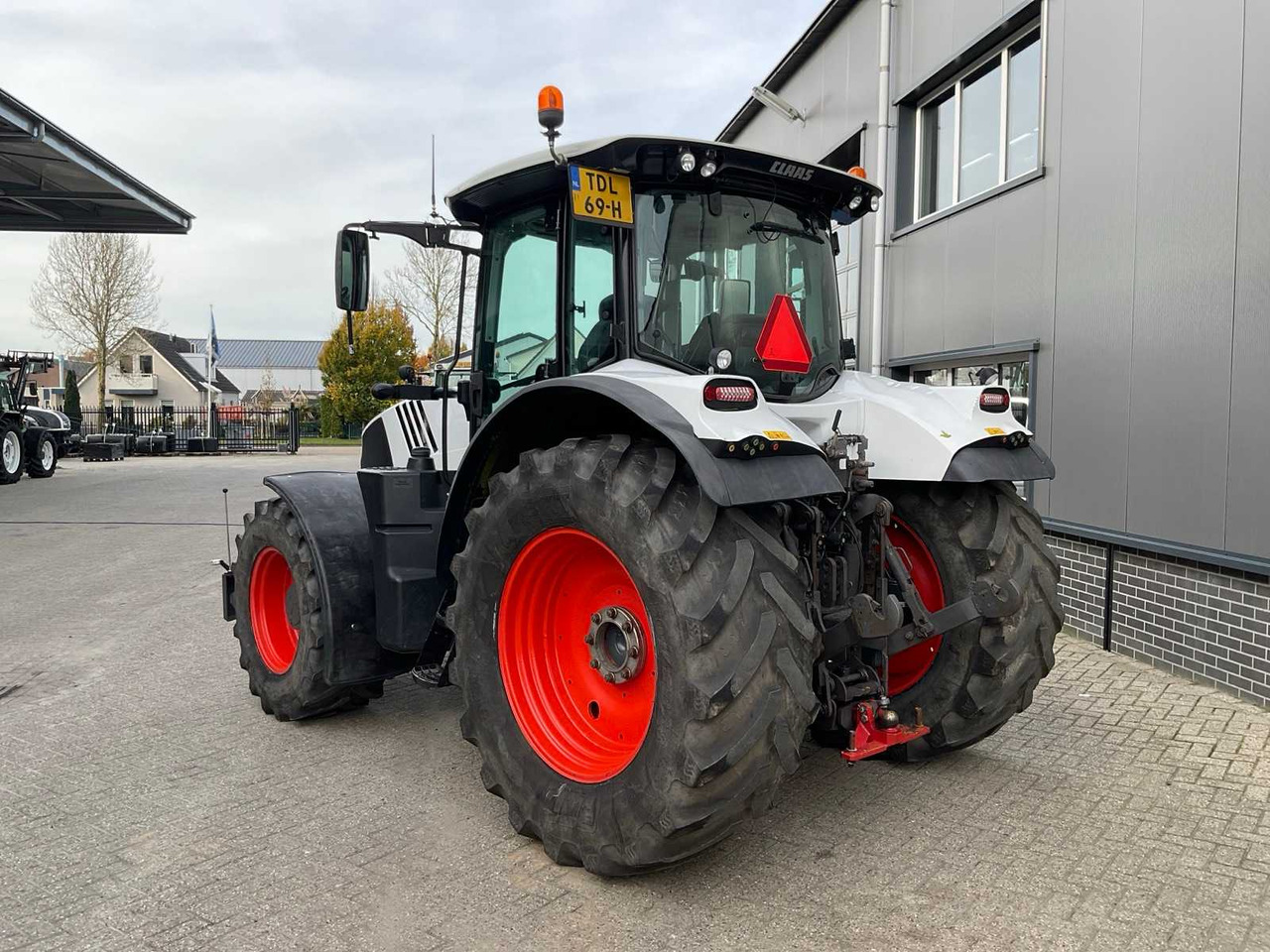Tractor 2013 CLAAS ARION 630 ALL-WHEEL DRIVE FARM TRACTOR: foto 7