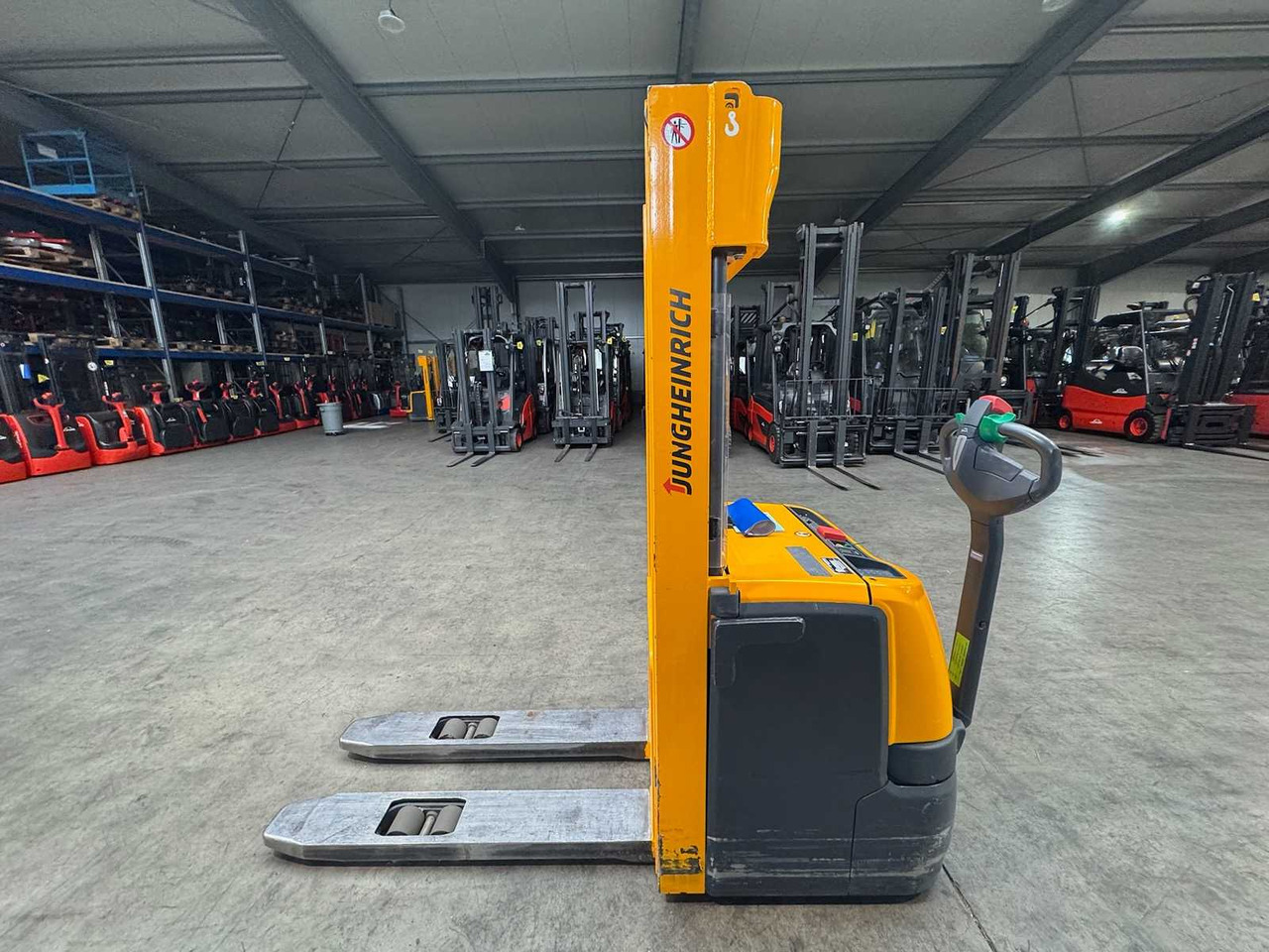 2013 JUNGHEINRICH EJC220 2,000KG STACKER PALLET TRUCK ANT FREE LIFT - Carretilla elevadora: foto 5 2013 JUNGHEINRICH EJC220 2,000KG STACKER PALLET TRUCK ANT FREE LIFT - Carretilla elevadora: foto 5